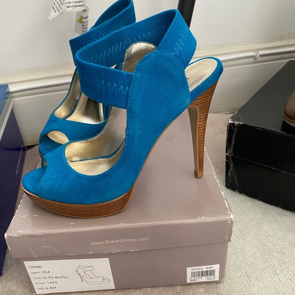 Shoes - Picture 7 of 13